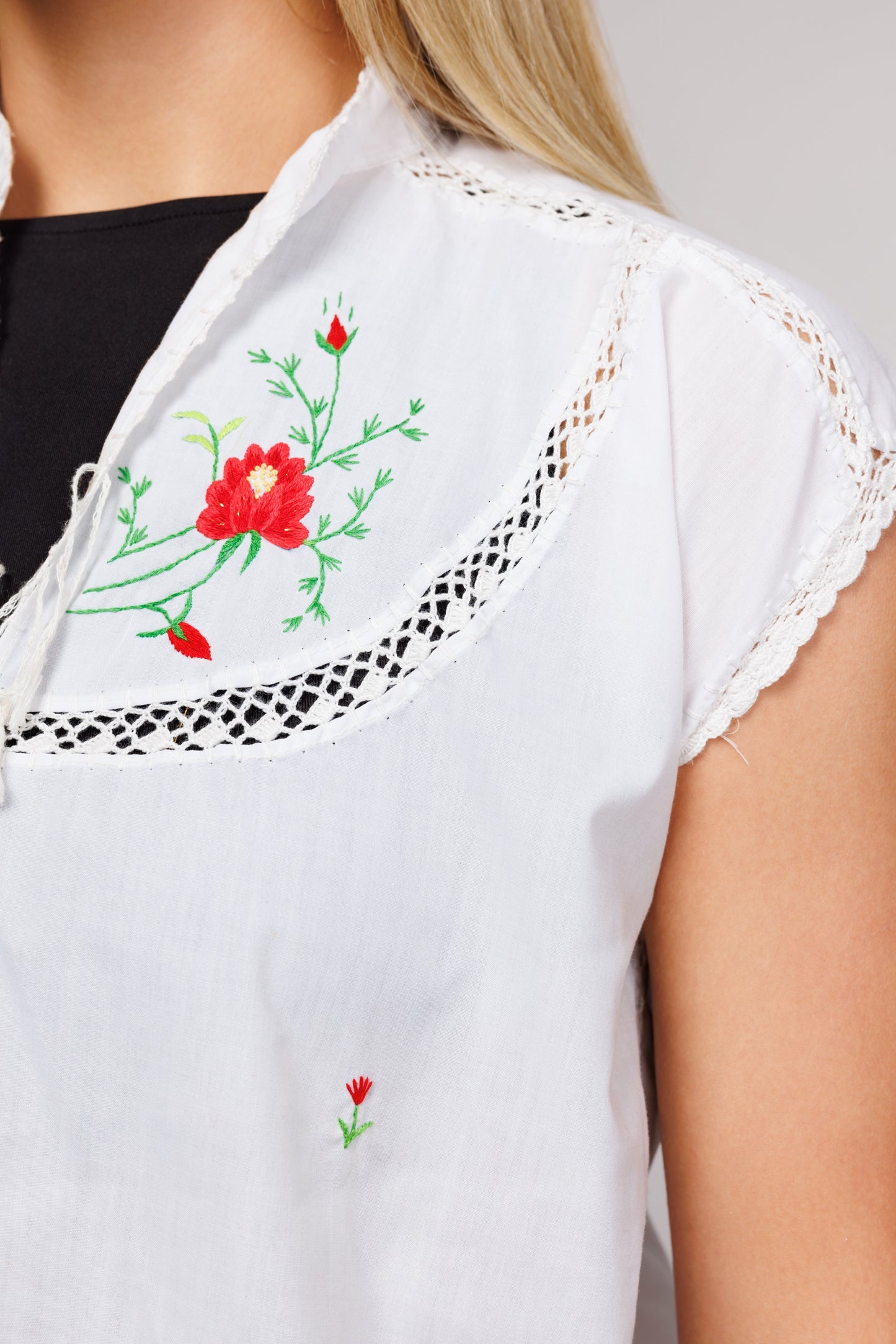 70's Prarie Embroidered Blouse S/M