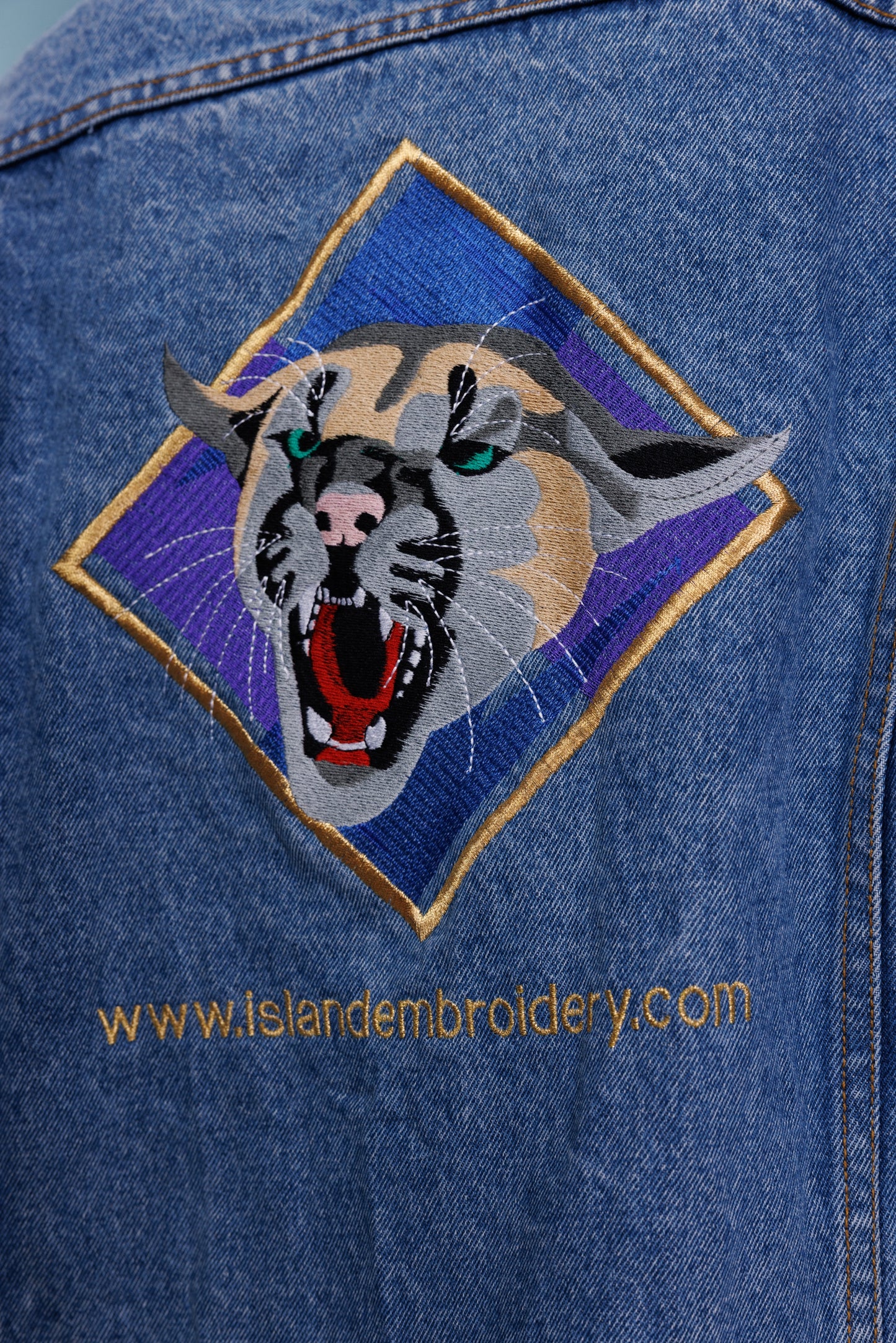 90's Lee Embroidered Denim Jacket L