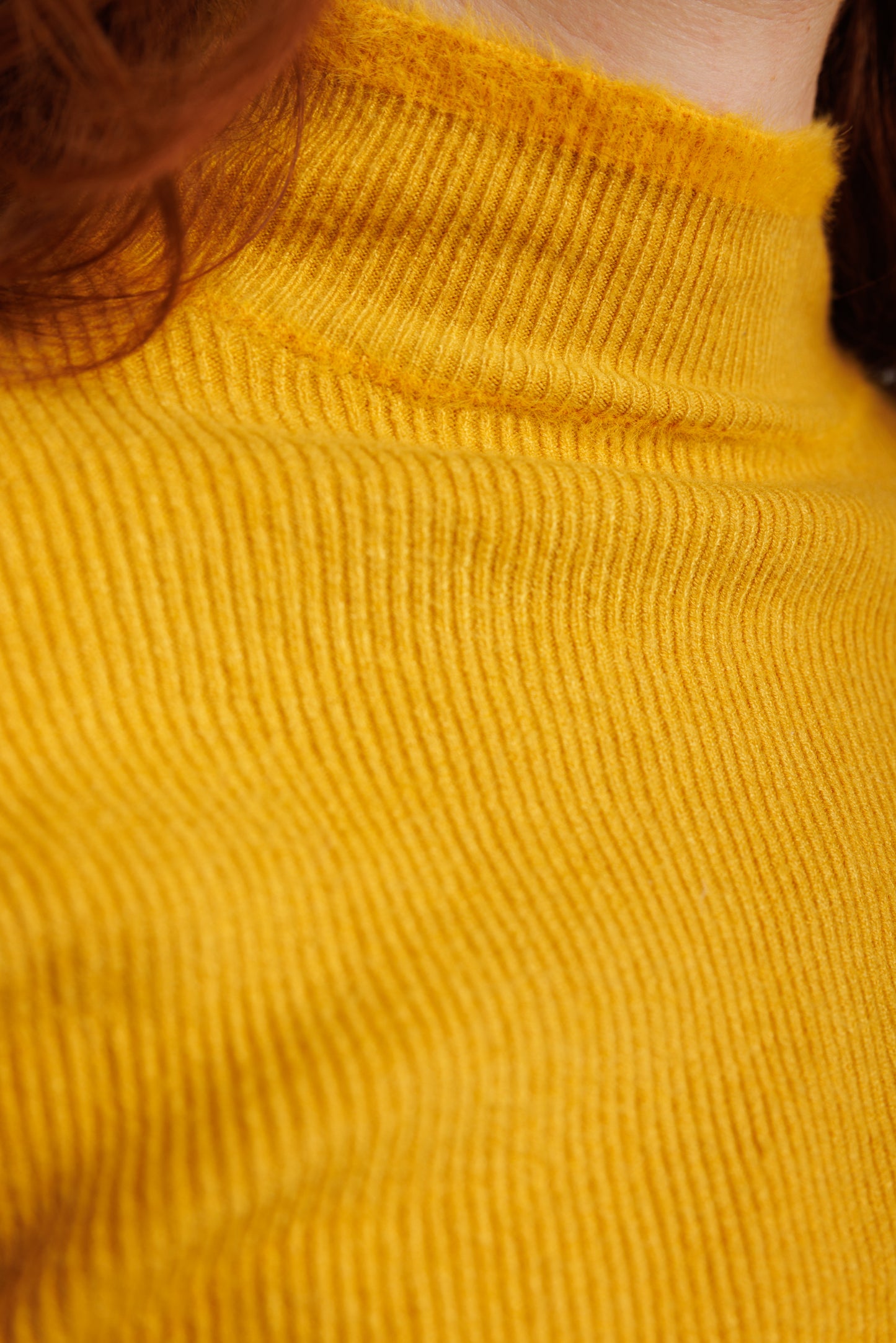90's Yellow mockneck with Boy Detail S/M